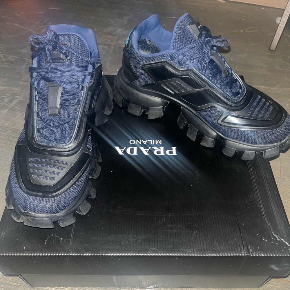 Prada sneakers size 8